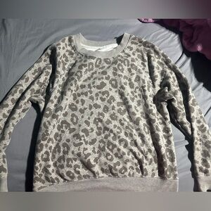 Leopard print pullover